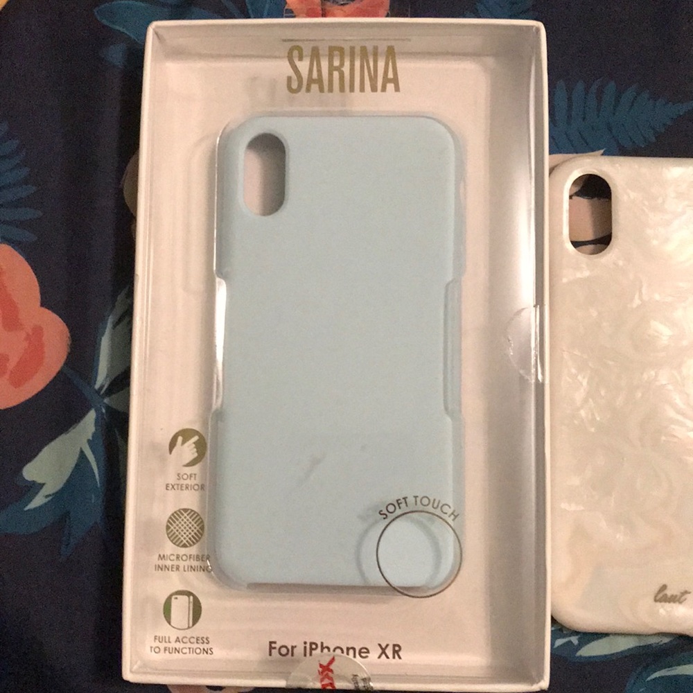iPhone XR cases - Picture 2 of 5